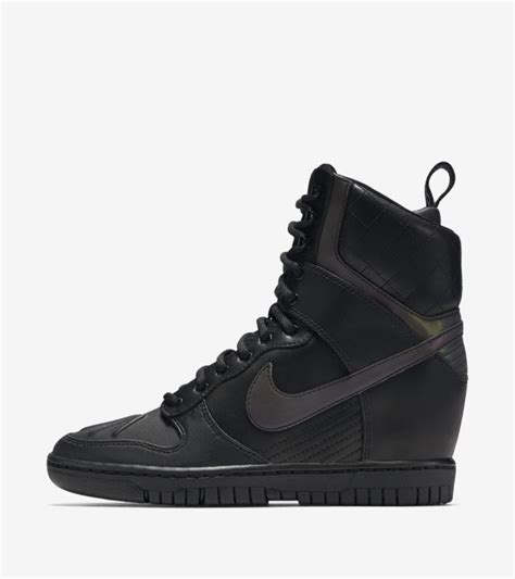 Women's Nike Dunk Sky Hi 2.0 Sneakerboot 'Triple Black'